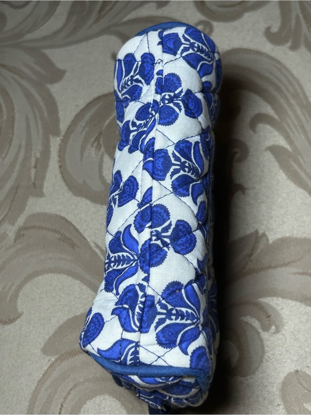 Quilted Vera Bradley Cosmetic Bag Retired Covalt Tile Pattern Blue White Floral - Picture 4 of 4